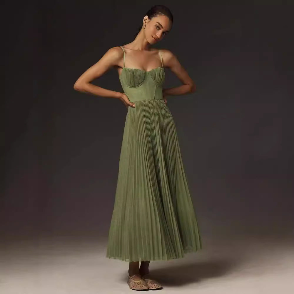 Lorna | Trägerloses Midikleid mit Plissee