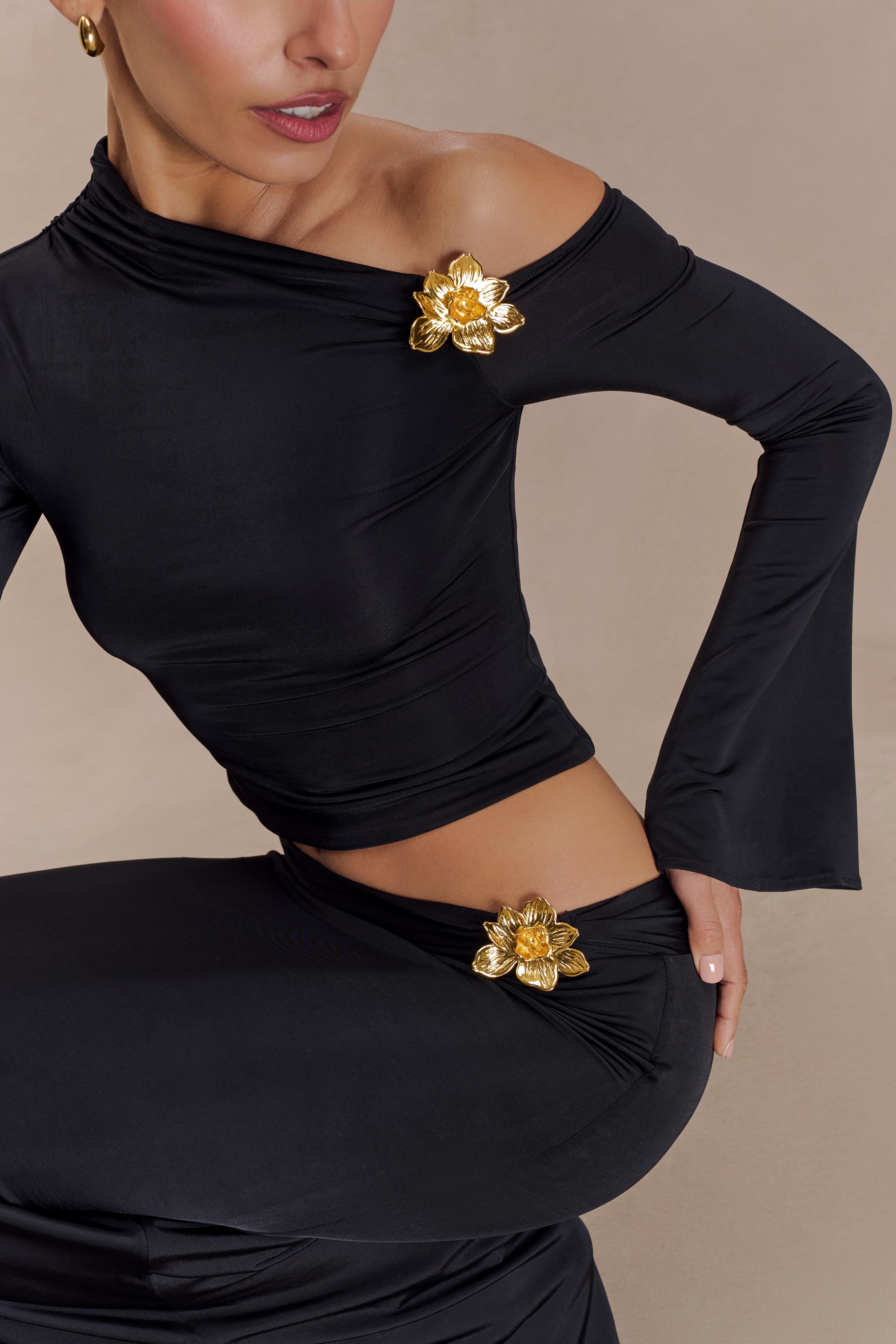 Wilma | Set aus langem Rock mit hoher Taille und Top mit langen Ärmeln und Ausschnitt