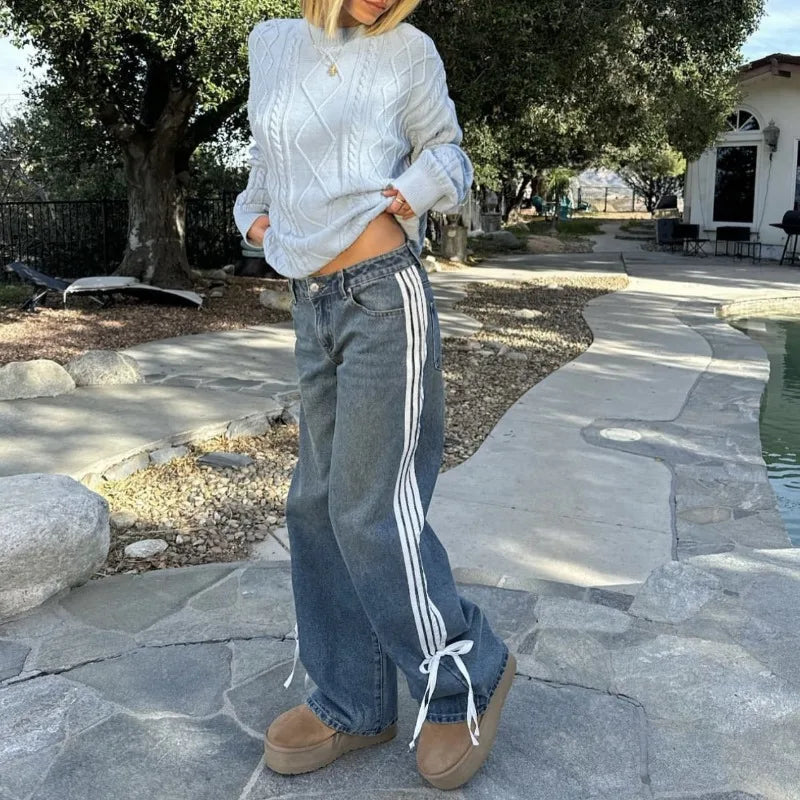 Elga - Jeans Mit Weitem Bein, Seitenstreifen Und Schnürdetails